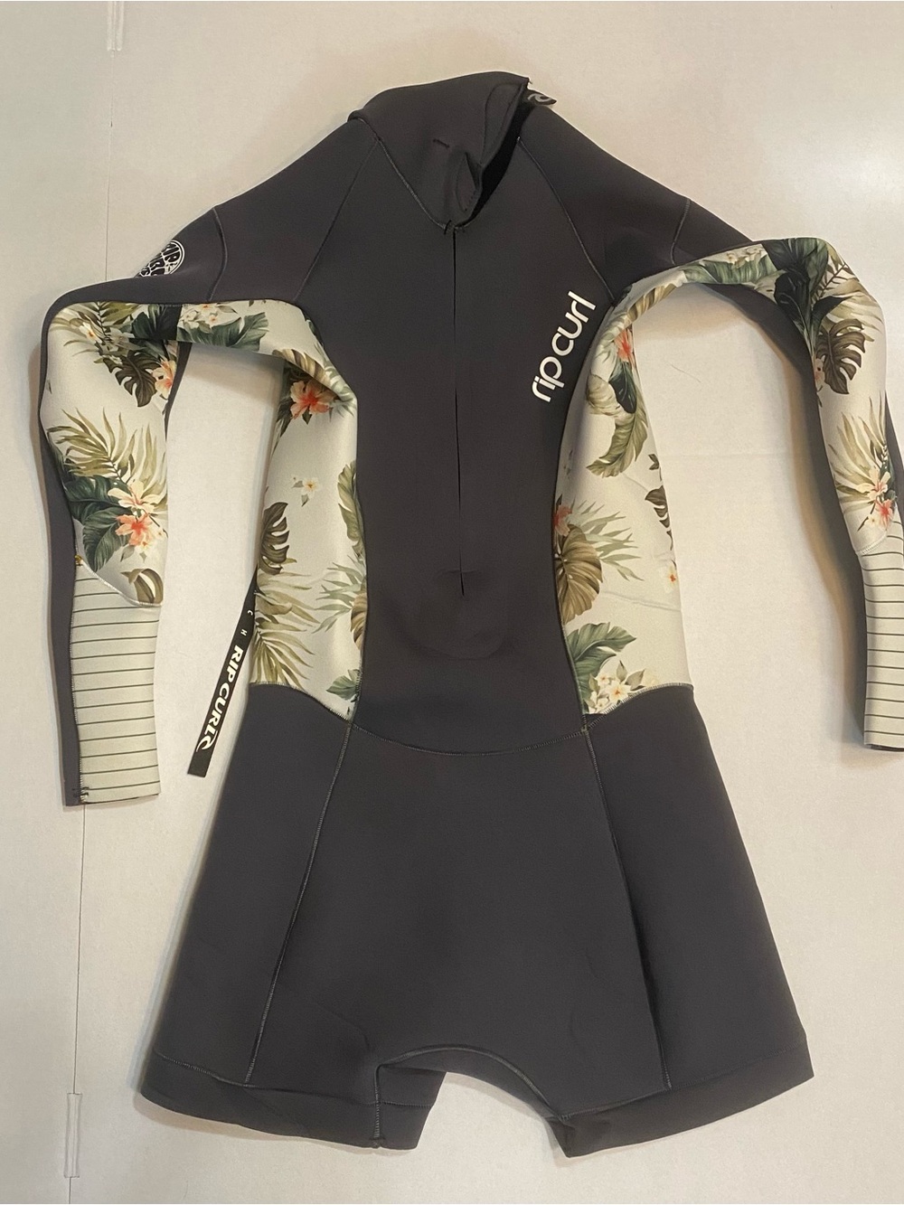 Rip Curl Women’s Floral Long-Sleeve Springsuit, Size 6, Gray/Tropical Panels - Picture 3 of 11